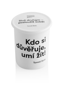 Porcelánový hrnek na čaj